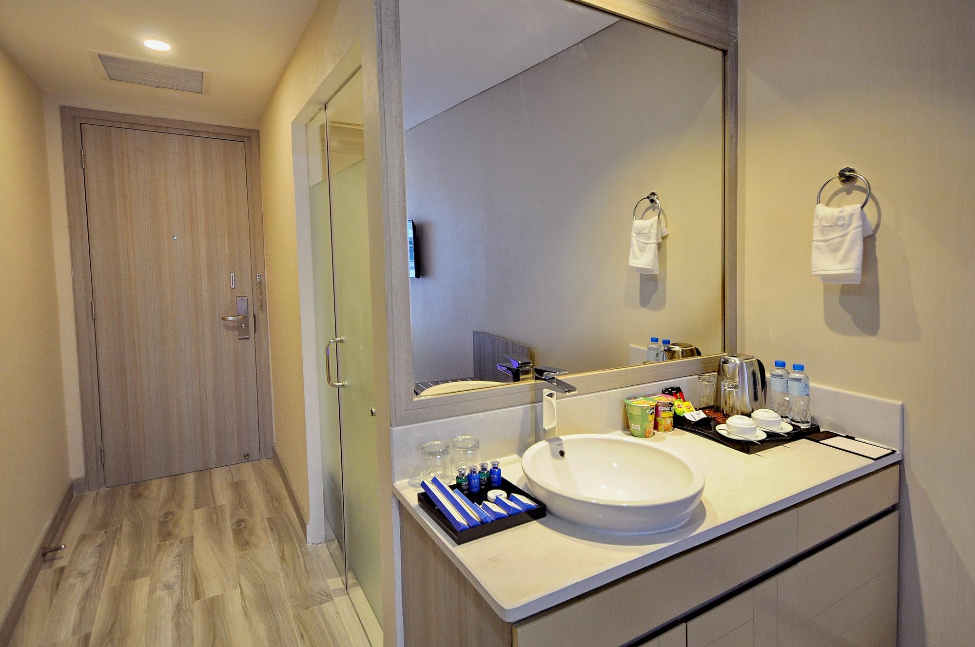 Hotel The Mcr Luxury Nha Trang Exterior foto
