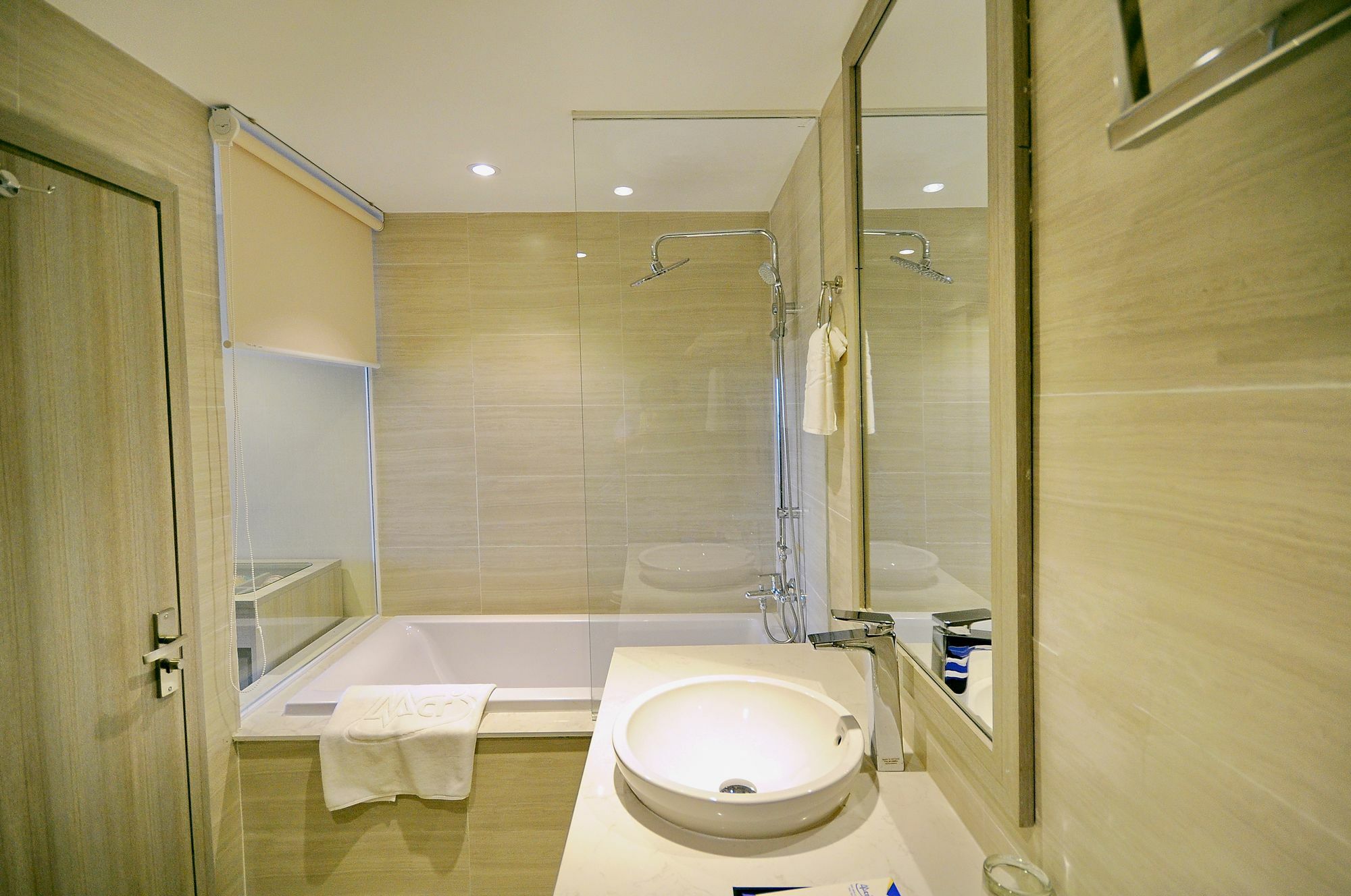 Hotel The Mcr Luxury Nha Trang Exterior foto